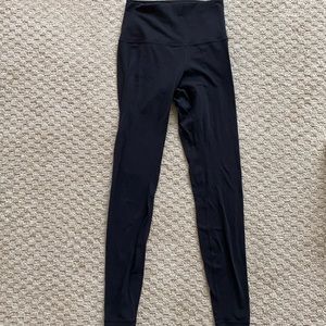 black lulu leggings!